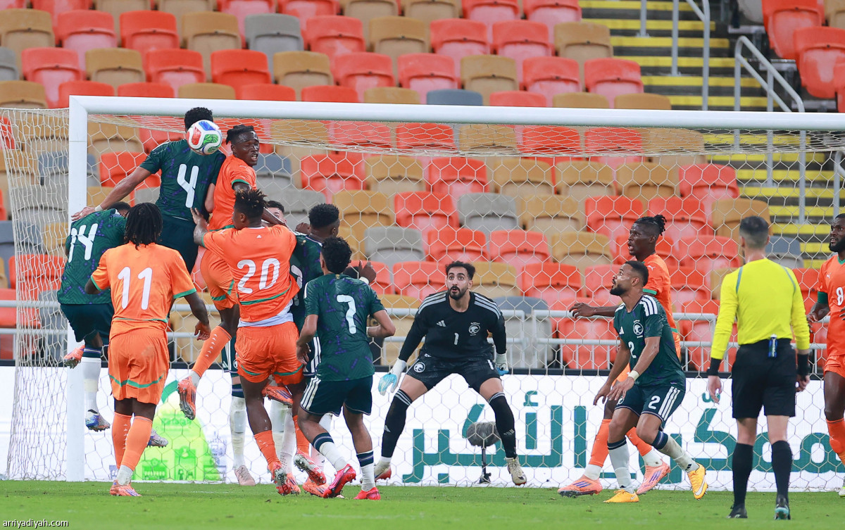 المنتخب يفوز